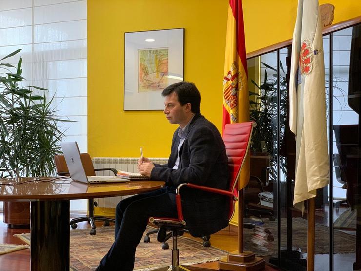 O líder do PSdeG, Gonzalo Caballero, nunha reunión telemática co resto de partidos galegos. PSDEG