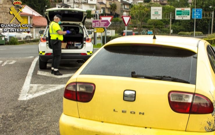 A Garda Civil de Pontevedra nun control de estrada.. GARDA CIVIL 