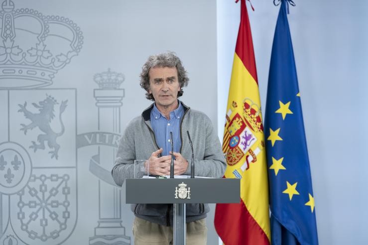 O director do Centro de Coordinación de Alertas e Emerxencias Sanitarias, Fernando Simón, durante a rolda de prensa de Sanidade para anunciar que territorios avanzan na desescalada a 15 de maio de 2020. Moncloa / Europa Press