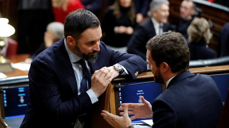 Santiago Abascal (Vox) e Pablo Casado (PP) no Congreso / EFE