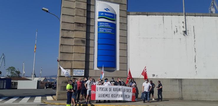 Concentración de delegados da CIG ás portas de Navantia en Ferrol. 