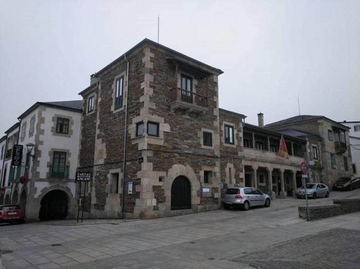 Pazo das Xeral Paredes, en Portomarín (Lugo). MITMA