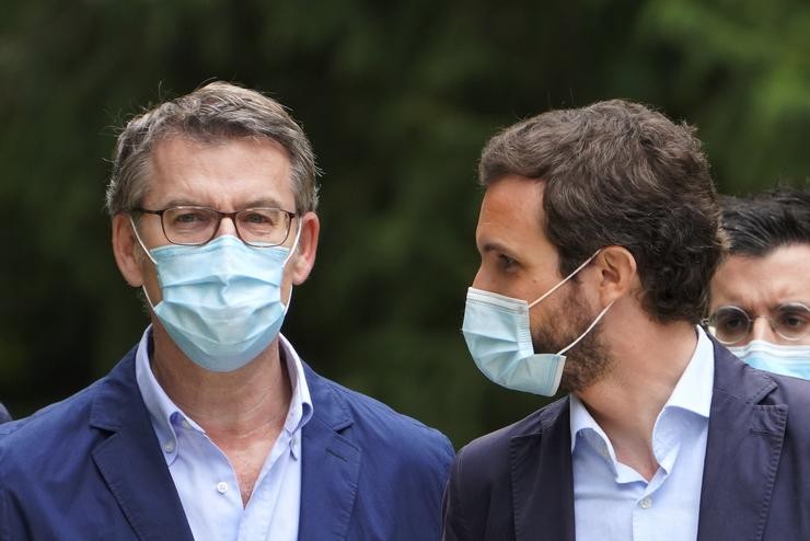 O líder do PP de Galicia, Alberto Núñez Feijóo; e o presidente do PP, Pablo Casado, durante a presentación de candidaturas do Partido Popular en Galicia 