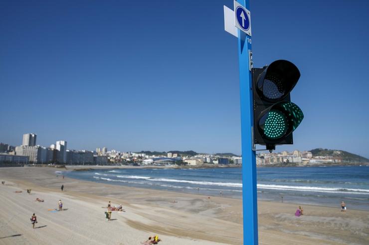 Praia da Coruña cos novos dispositivos para o control dos accesos aos areais. CONCELLO DA CORUÑA 