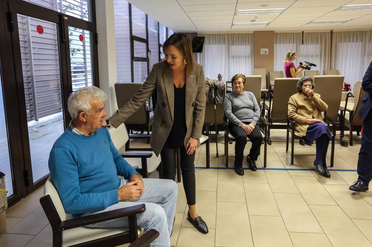 A conselleira de Política Social, Fabiola García, visita o centro de día da Pobra.. XUNTA - Arquivo 