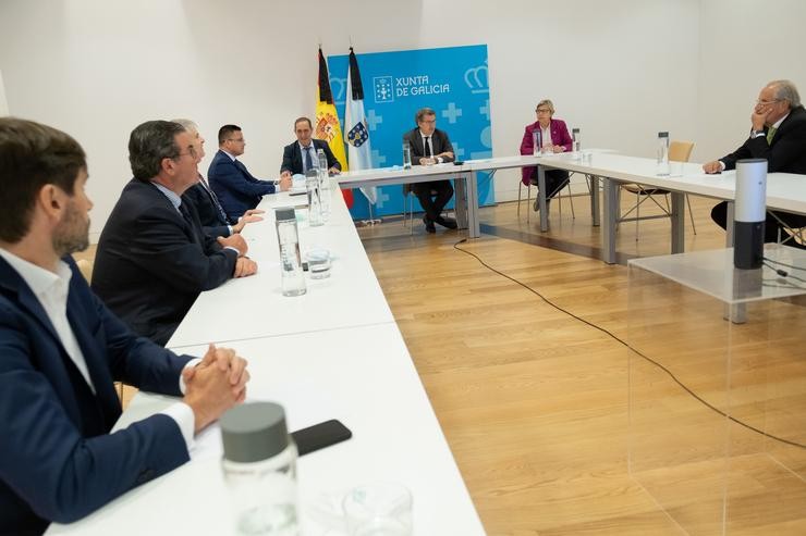 Ou Titular Do Goberno Galego Reúnese Co Comité De Expertos Económicos. Xunta de Galicia 
