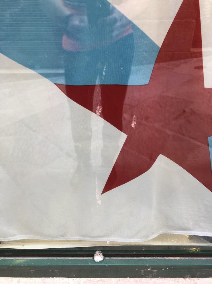 Foto da bandeira co crista cuspido que publicou Luis Seara no seu twitter. 