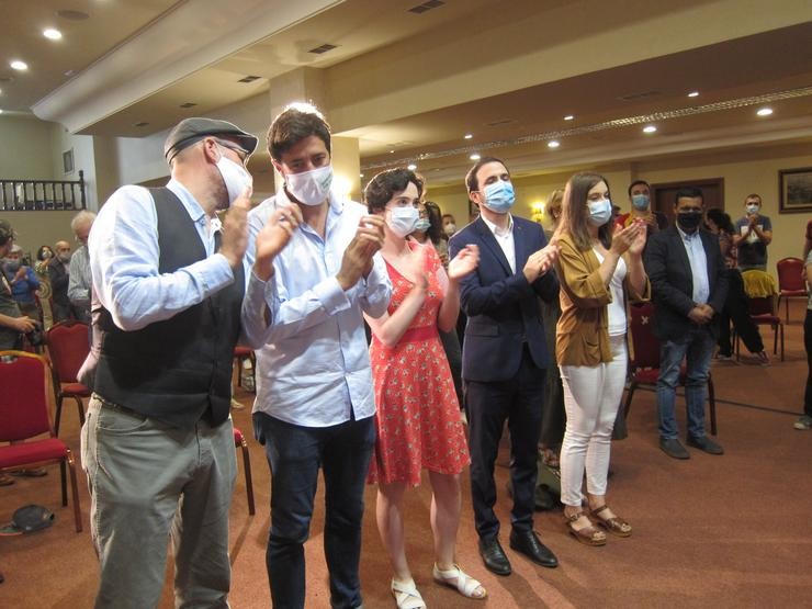 O candidato de Galicia en Común pola Coruña Martiño Noriega, o candidato da formación á Presidencia da Xunta, Antón Gómez-Reino; a candidata Iria Figueroa; o ministro de Consumo, Alberto Garzón; e a cabeza de lista por Pontevedra, Eva Solla / Europa Press