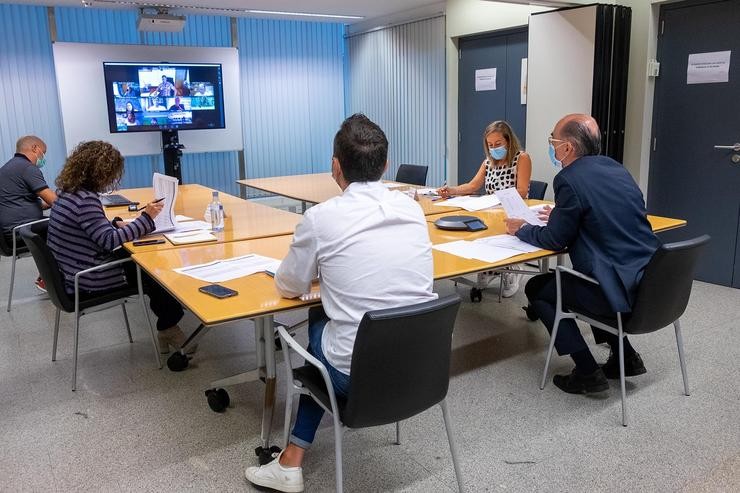 Reunión do conselleiro de Sanidade e outros cargos con alcaldes da comarca da Coruña sobre a evolución da COVID-19 