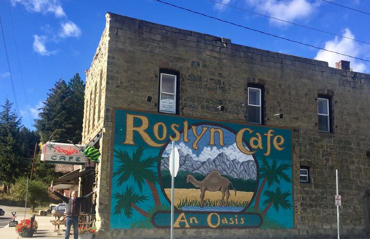 No corazón de Roslyn (Washington), tamén coñecida como Cicely (Alaska)