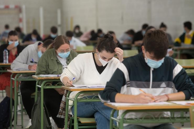 Estudantes de bacharelato realizan no IES Vilar Ponte os exames Selectividade de 2020. (Lugo. Carlos Castro - Europa Press - Arquivo