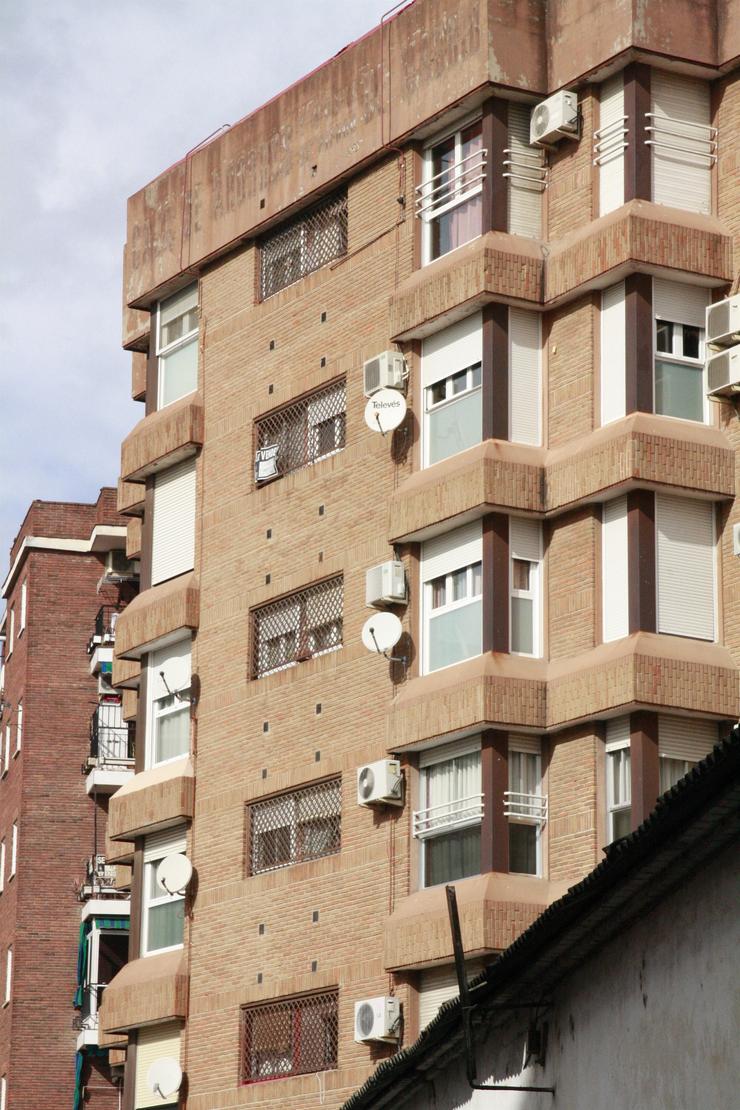 Un edificio residencial situado nun centro urbano. EUROPA PRESS - Arquivo