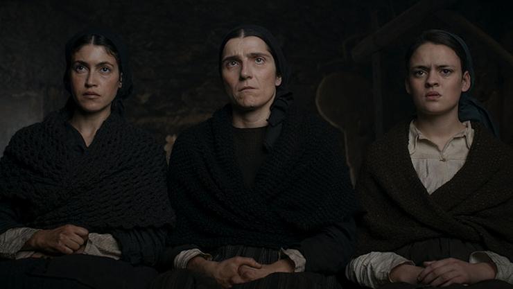 Nerea Barros, Victoria Teijeiro e Ana Oca encarnan a María, Josefa e Cipriana, as "3 heroínas de Sálvora" na nova película de Paula Cons, "La Isla de Las Mentiras". / Agallas Films