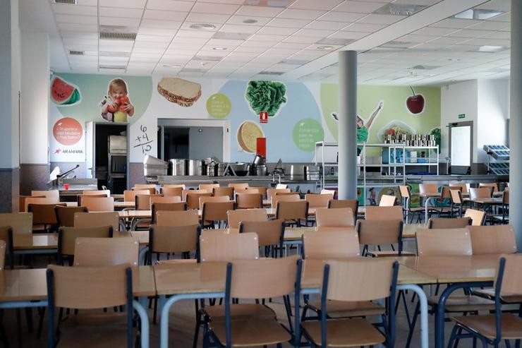 Comedor do Colexio Nobelis de Valdemoro, que debido á pandemia do coronavirus terá que acondicionar as súas aulas con medidas de distanciamento e hixiene para o novo curso escolar 2019-2020. En Valdemoro, Madrid (España), a 20 de maio de 2020.. Óscar J.Barroso - Europa Press - Arquivo