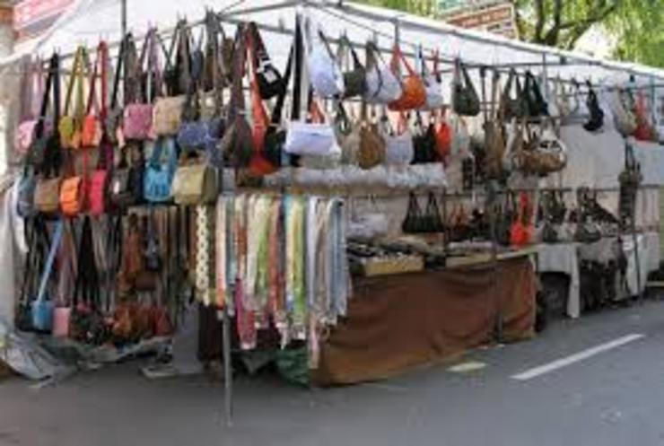 Un mercadiño de venta ambulante 