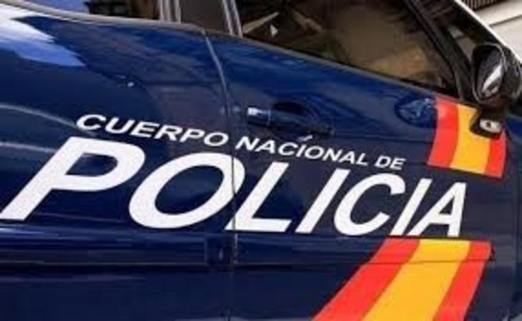 Coche da Policía Nacional.