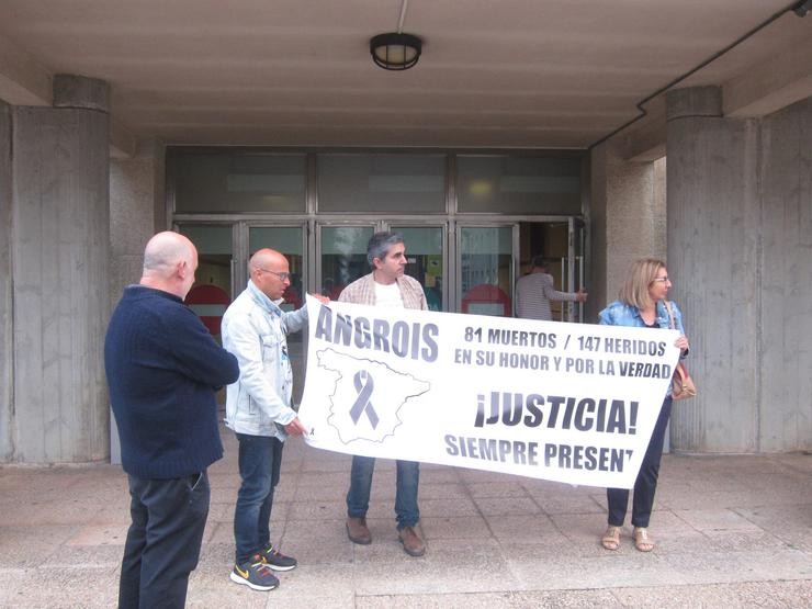Vítimas De Angrois Ante O Xulgado En Santiago. EUROPA PRESS - Arquivo 