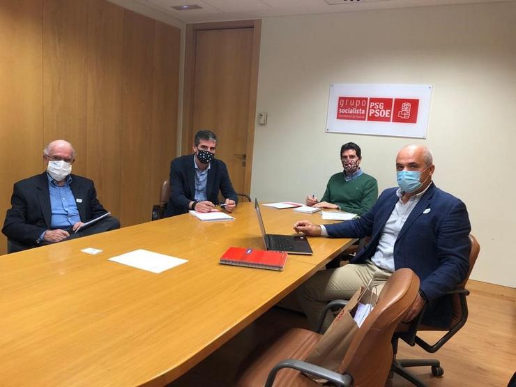 O deputado do PSdeG Pablo Arangüena reúnese co Observatorio Eólico de Galicia e a Fundación Juana de Veiga.. PSDEG 