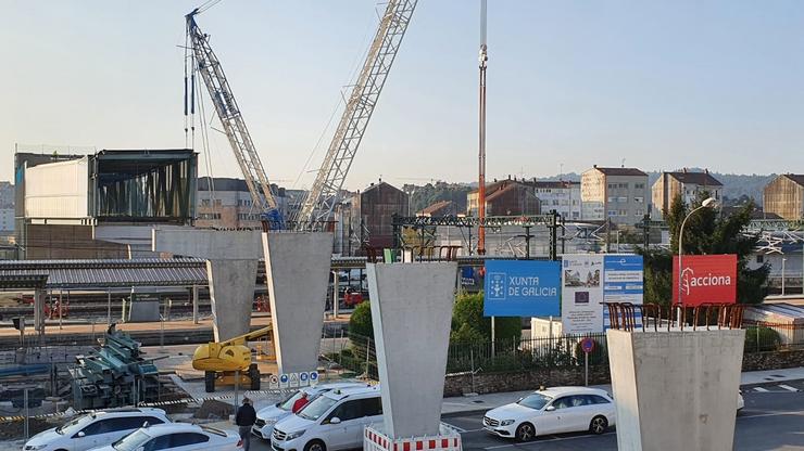 Izado da pasarela da intermodal de Santiago.. XUNTA 