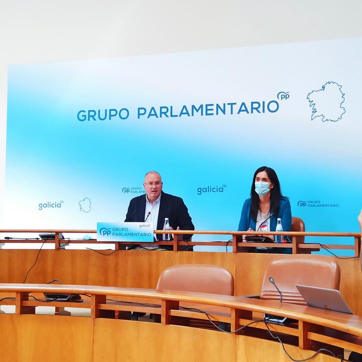 O secretario xeral do PPdeG, Miguel Tellado, e a viceportavoz parlamntaria Paula Prado / Europa Press