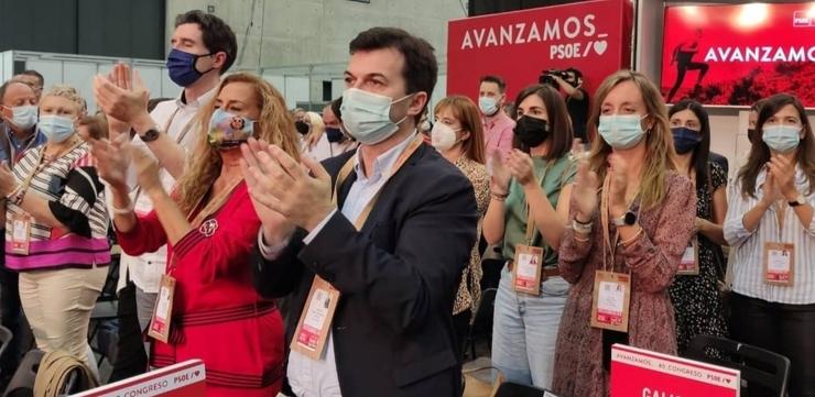 O secretario xeral do PSdeG, Gonzalo Caballero, e a delegación galega no Congreso Federal do PSOE en Valencia.. PSDEG 