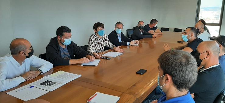 A portavoz nacional do BNG, Ana Pontón, reúnese con representantes do comité de empresa de Alu Ibérica. BNG / Europa Press