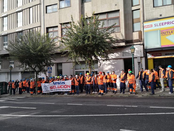 Protesta dos traballadores de Vestas ante o Parlamento galego / Europa Press