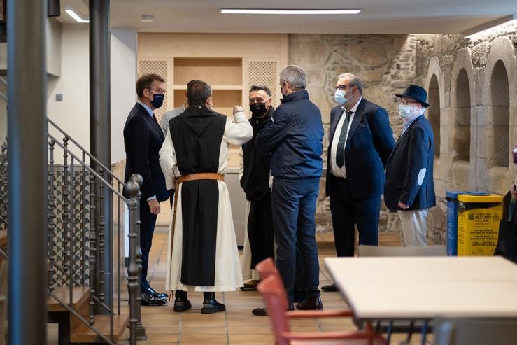 Feijóo visita o novo albergue do Mosteiro de Sobrado dos Monxes.. DAVID CABEZÓN @ XUNTA DE GALICIA / Europa Press