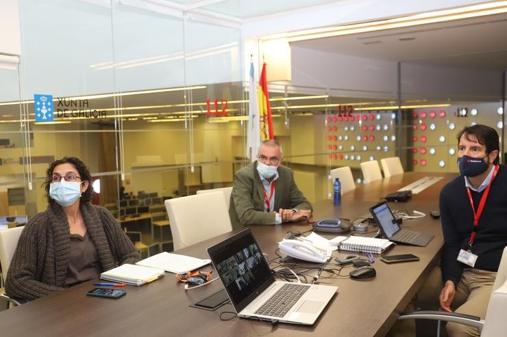 O director xeral de Emerxencias e Interior, Santiago Villanueva, preside a última reunión da Sala de Control de Operativos (Sacop). XUNTA 