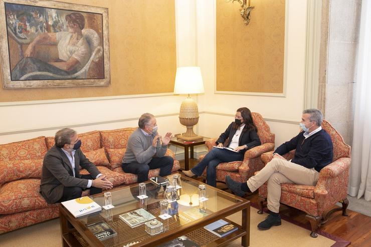 A alcaldesa da Coruña, Inés Rei, recibe a directivos de Down Coruña. ANDY PEREZ / Europa Press