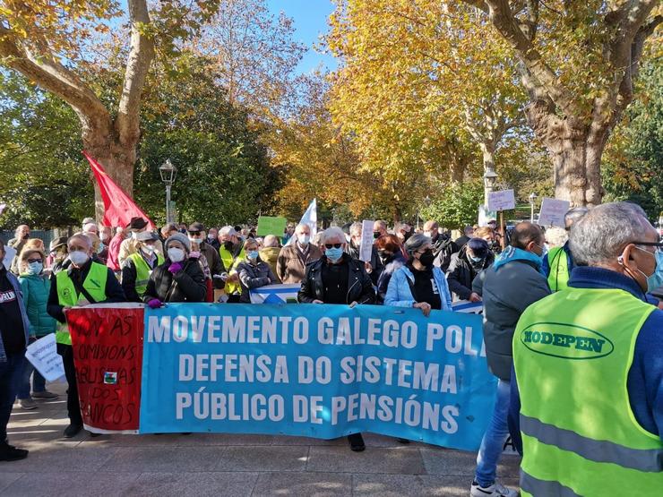 Protesta en defensa das pensións en Santiago. MODEPEN / Europa Press