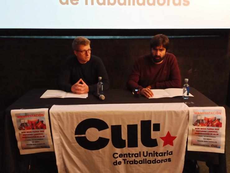 O secretario xeral da CUT, Ricardo Castro, e o o responsable da asesoría xurídica da CUT, Brais González 
