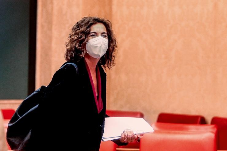 A ministra de Facenda e Función Pública, María Jesús Montero Cadrado, á súa chegada á Comisión de Facenda e Función Pública, no Congreso dos Deputados, a 18 de novembro de 2021, en Madrid, (España). A súa intervención prodúcese para explicar cu. Ricardo Rubio - Europa Press / Europa Press