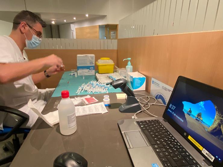 Preparación de vacinas contra a Covid na área de Pontevedra e O Salnés.. ÁREA SANITARIA DE PONTEVEDRA / Europa Press