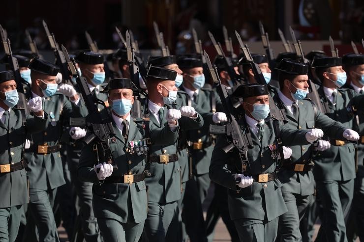 Axentes da Garda Civil desfilan durante o acto solemne de homenaxe á bandeira nacional e desfile militar no Día da Hispanidade, a 12 de outubro de 2021, en Madrid, (España), nunha imaxe de arquivo.. Eduardo Parra - Europa Press 