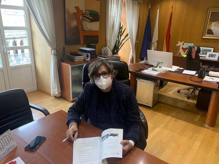 A alcaldesa do Porriño, Eva García de la Torre, no seu despacho do Concello.. CONCELLO DO PORRIÑO / Europa Press