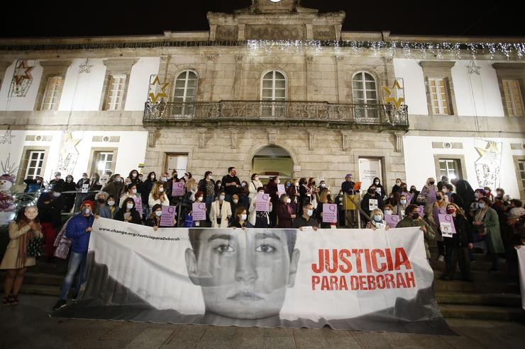 Centenares de persoas concéntranse en Vigo para reclamar "xustiza" para Déborah. MARTA VÁZQUEZ - EUROPA PRESS / Europa Press