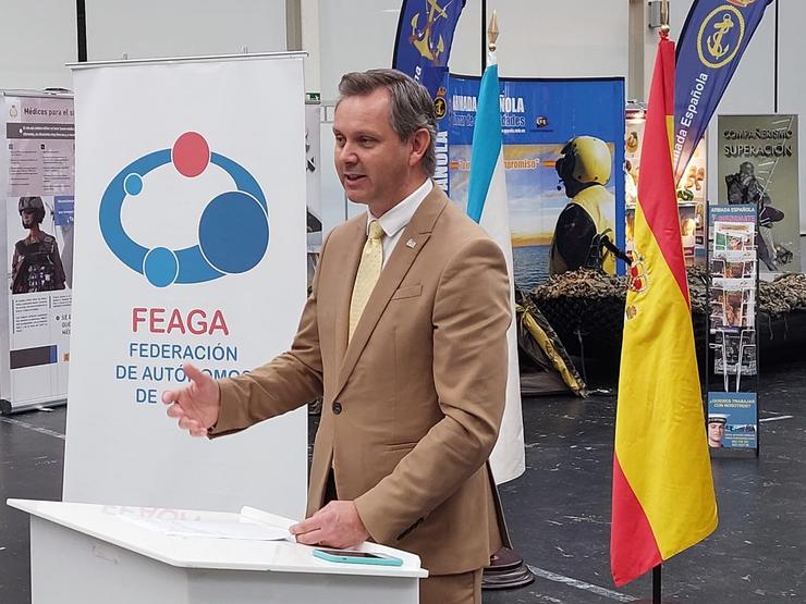 O delegado do Goberno en Galicia, José Miñones, agarraches á inauguración da Feira de Mostras de Autónomos. DELEGACIÓN DO GOBERNO EN GALICIA 