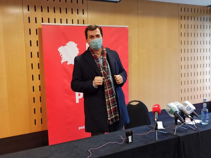 O secretario xeral do PSdeG, Gonzalo Caballero, en rolda de prensa