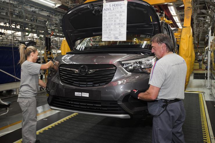 Produción do Opel Combo na planta do Grupo PSA en Vigo. OPEL - Arquivo