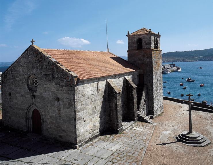 Igrexa de Santa María da Atalaia de Laxe / Turismo.gal.