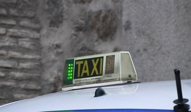 Imaxe de arquivo da luz dun taxi 