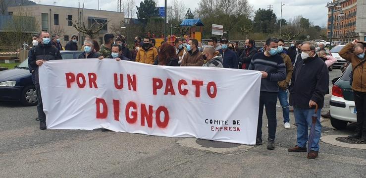 O persoal de Frigolouro mobilízase ante o bloqueo das negociacións para renovar o pacto laboral de 2014. CCOO INDUSTRIA VIGO / Europa Press
