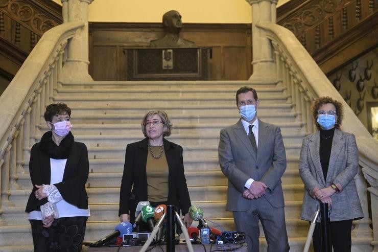 Arquivo - A subsecretaria de Facenda, María do Pilar Paneque e os avogados do Estado  tras a firma do documento de entrega do pazo de Meirás, en Sada (A Coruña). EUROPA PRESS/M.Dylan.POOL - Europa Press - Arquivo / Europa Press