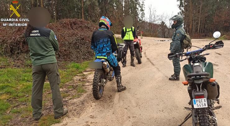 Control da Garda Civil dos accesos motorizados ás zonas forestais da comarca da Louriña, no Porriño e Salceda de Caselas.. GARDA CIVIL / Europa Press