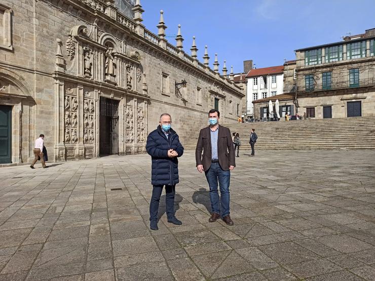 O alcalde de Santiago, Xosé Sánchez Bugallo, e o secretario xeral do PSdeG, Gonzalo Caballero 