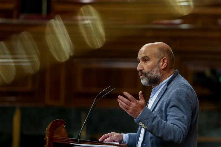 O portavoz do BNG no Congreso, Néstor Rego, intervén durante unha sesión plenaria na Cámara Baixa. EUROPA PRESS/R.Rubio.POOL - Europa Press - Arquivo / Europa Press