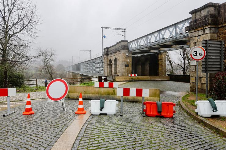 Fronteira da Ponte Internacional Tui-Valença cortada ao paso, en Pontevedra / Marta Vázquez Rodríguez - Europa Press.