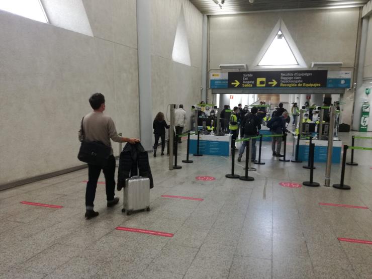 Control de pasaxeiros internacionais no aeroporto de Palma.. DELEGACIÓN DO GOBERNO - Arquivo