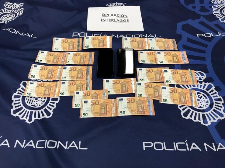 Billeste falsos intervenidis en dúas operacións contra a introdución e distribución de moeda falsa con catro detidos, dous deles na Coruña.. POLICÍA NACIONAL 